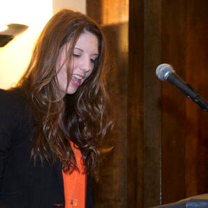2014 Spicer-Blake Mass Communication Scholar Chelsea Rowland sharing her honors research. 